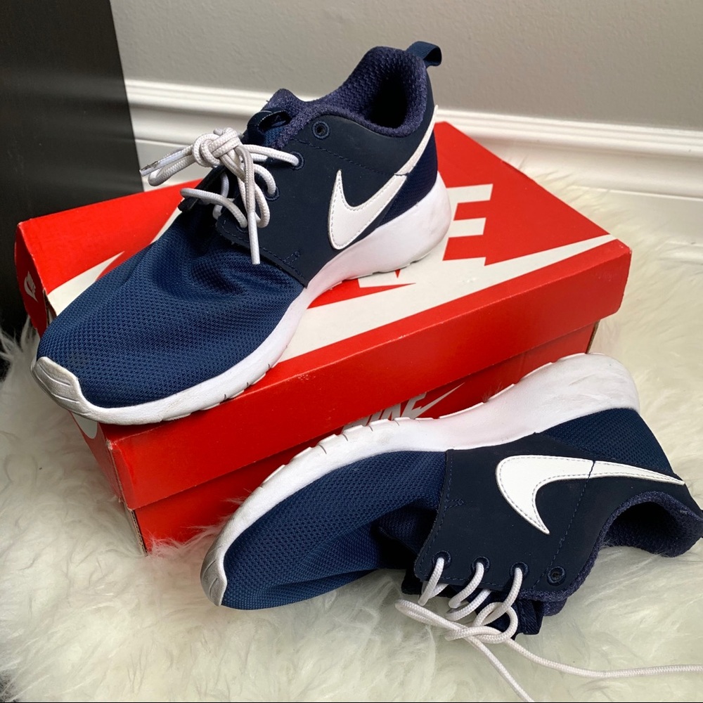 NIKE ROSHE ONE Sneakers (Kid's Size)